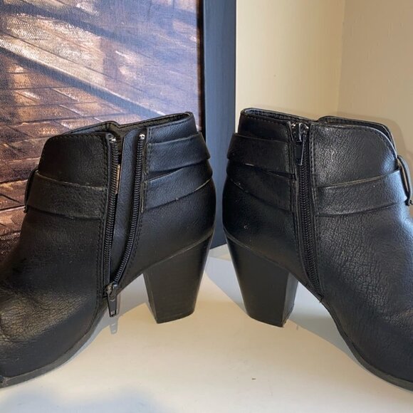 AMERICAN Eagle Black Ankle Boots Faux Leather Size 8 - Picture 6 of 8